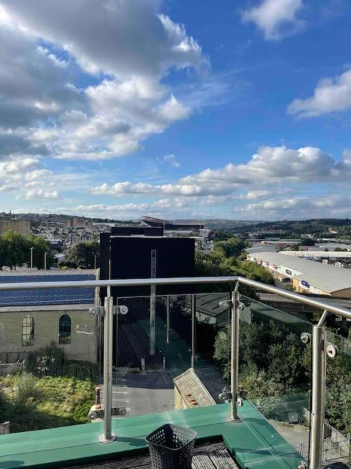 2 Bedrooms, 2 Bathrooms Stunning Penthouse City View Bradford  Luaran gambar