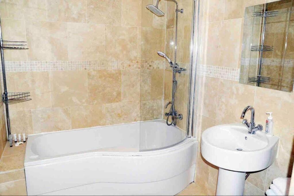 2 Bedrooms, 2 Bathrooms Stunning Penthouse City View Bradford  Luaran gambar